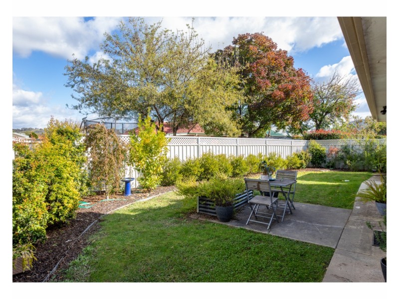 3/27 Edinburgh Circuit, West Wodonga VIC 3690