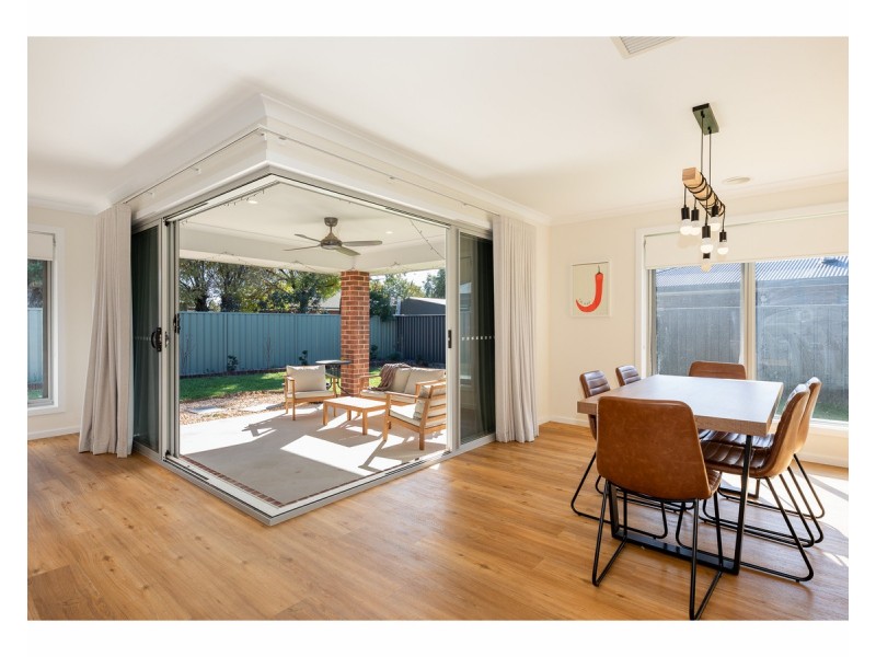 8 Holly Tree Court, Jindera NSW 2642