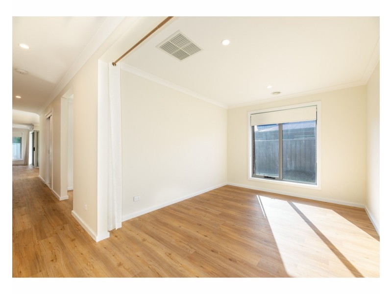 8 Holly Tree Court, Jindera NSW 2642