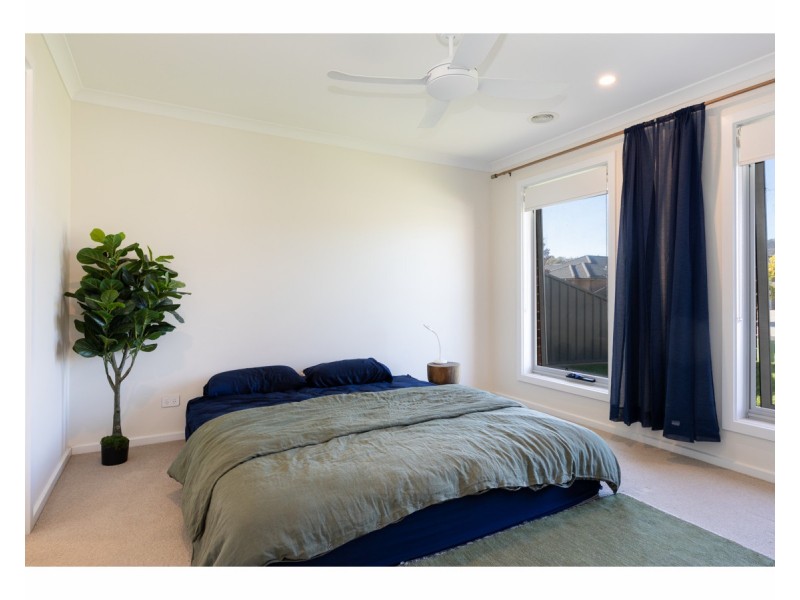 8 Holly Tree Court, Jindera NSW 2642