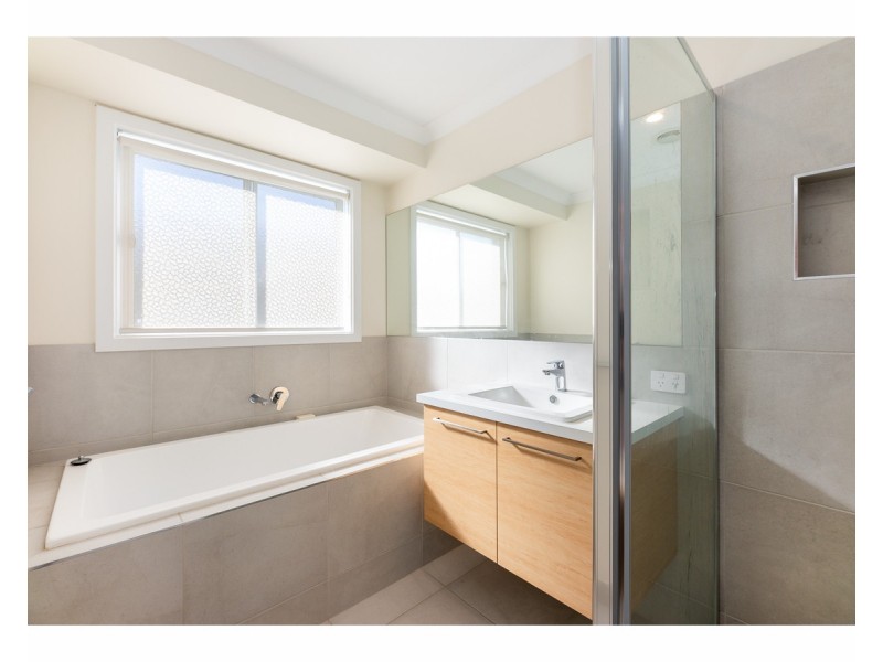 8 Holly Tree Court, Jindera NSW 2642