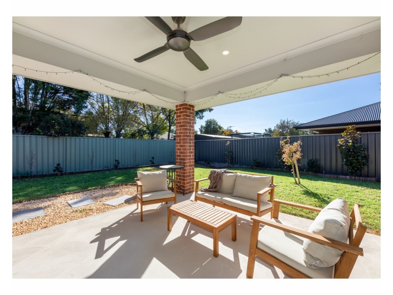 8 Holly Tree Court, Jindera NSW 2642