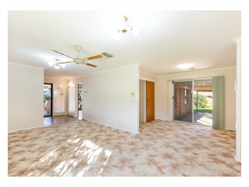 383 Elton Court, Lavington NSW 2641