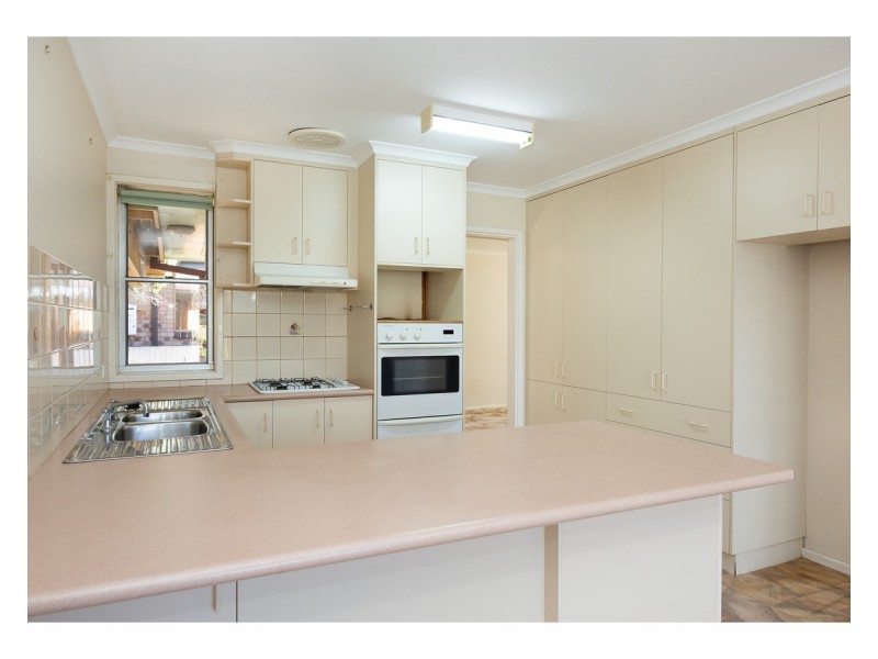 383 Elton Court, Lavington NSW 2641