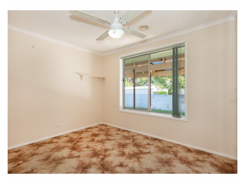 383 Elton Court, Lavington NSW 2641