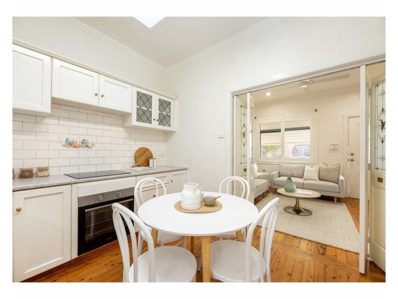 2/424 Kotthoff Street, Lavington NSW 2641