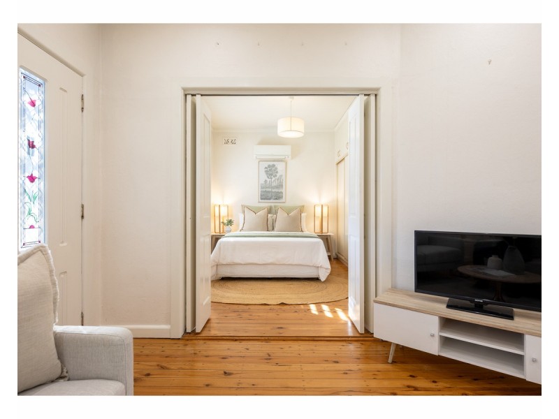 2/424 Kotthoff Street, Lavington NSW 2641