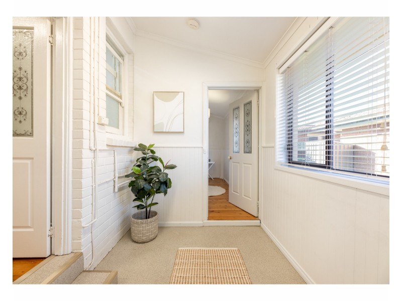2/424 Kotthoff Street, Lavington NSW 2641