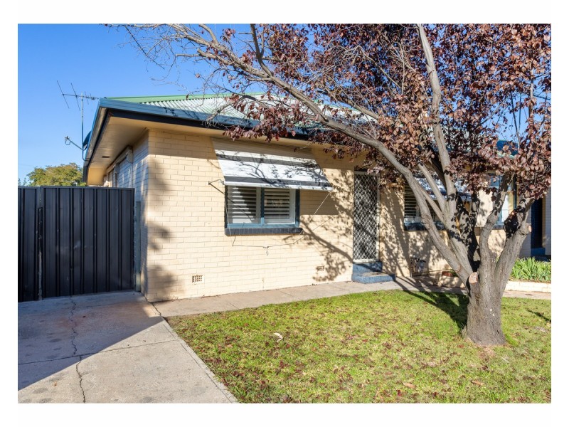 2/424 Kotthoff Street, Lavington NSW 2641
