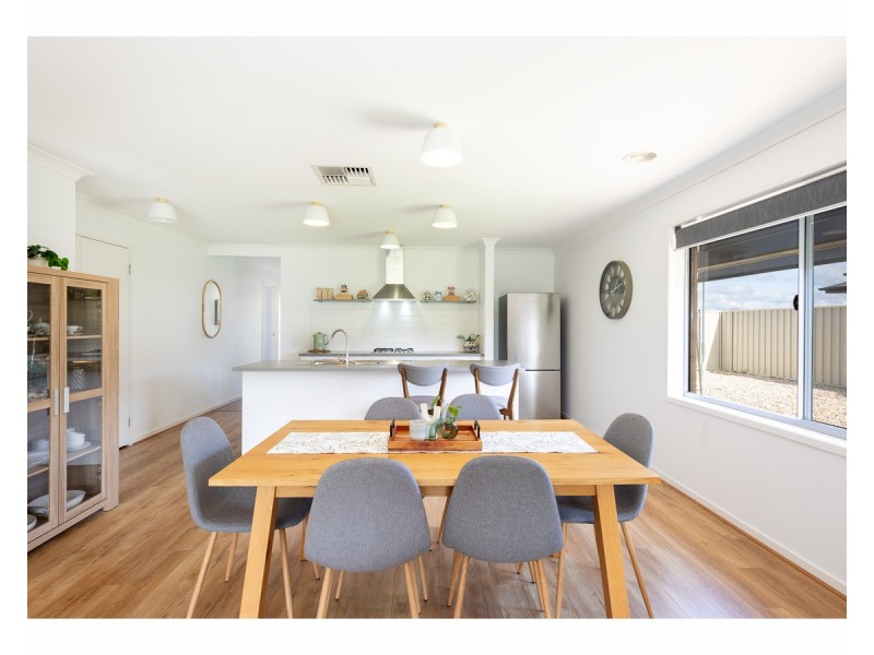 108 Strauss Street, Springdale Heights NSW 2641