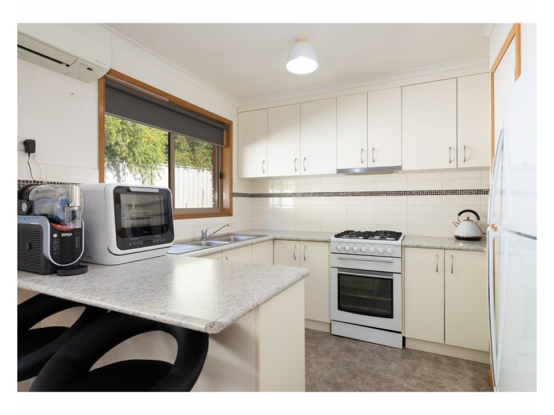 2/67 Azure Drive, West Wodonga VIC 3690