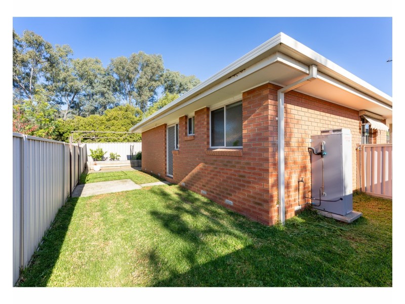 2/67 Azure Drive, West Wodonga VIC 3690