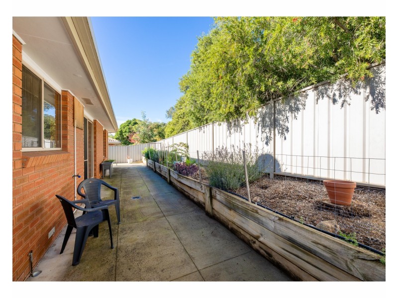 2/67 Azure Drive, West Wodonga VIC 3690