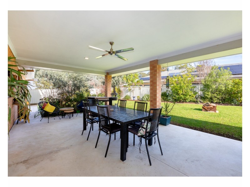 6 Caddy Court, West Wodonga VIC 3690