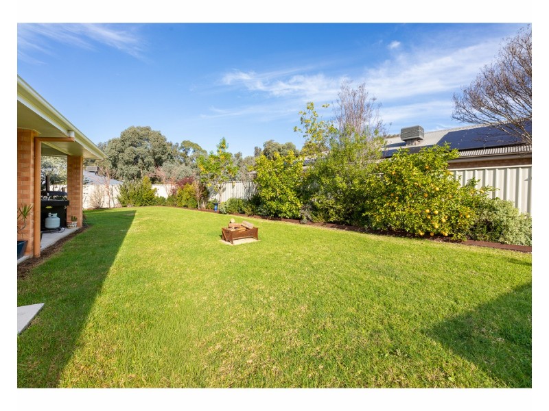 6 Caddy Court, West Wodonga VIC 3690