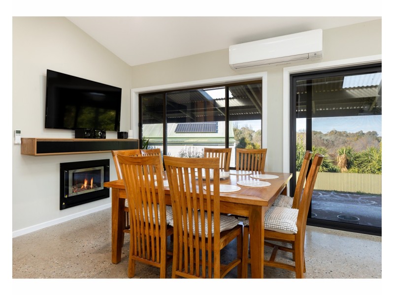 4 Joyce Place, Lavington NSW 2641