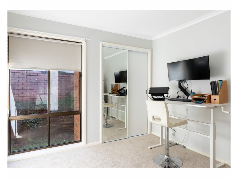 4 Joyce Place, Lavington NSW 2641
