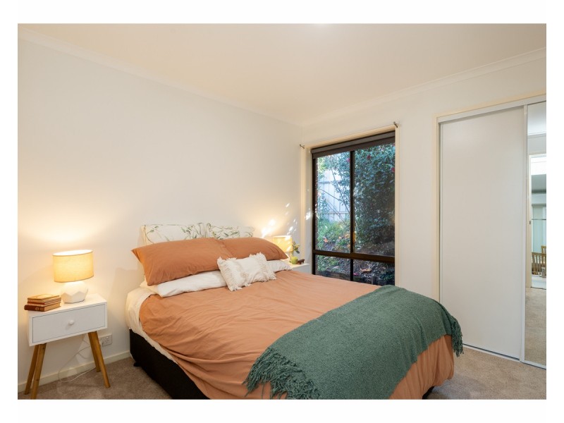 4 Joyce Place, Lavington NSW 2641