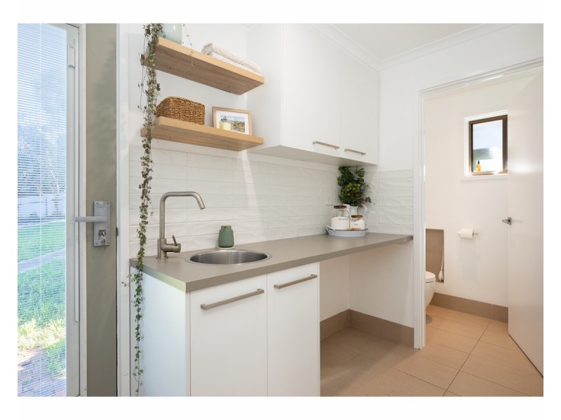 4 Joyce Place, Lavington NSW 2641