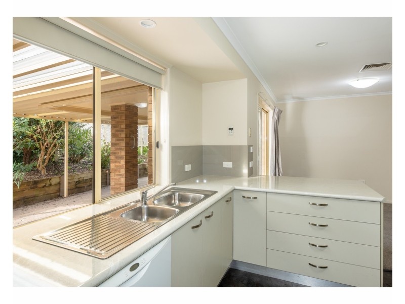 103 Amber Court, West Albury NSW 2640
