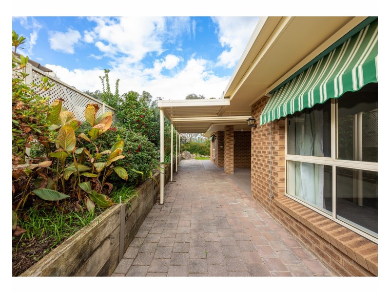 103 Amber Court, West Albury NSW 2640
