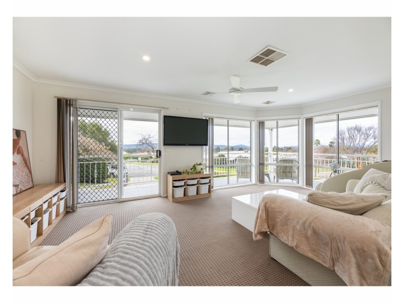 11 Teal Court, West Wodonga VIC 3690