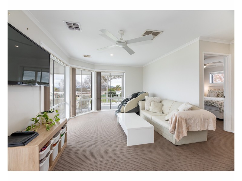 11 Teal Court, West Wodonga VIC 3690