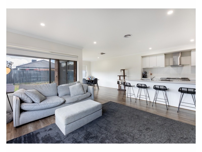 8 Klein Court, Jindera NSW 2642