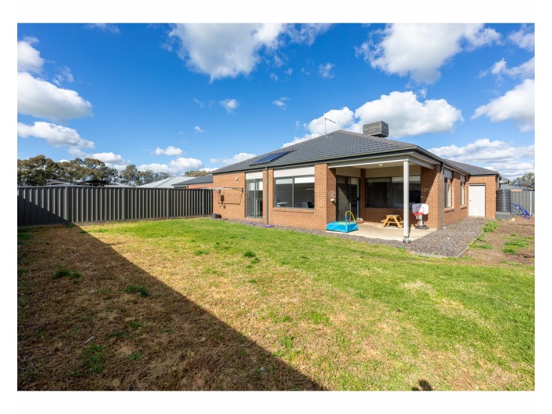 8 Klein Court, Jindera NSW 2642