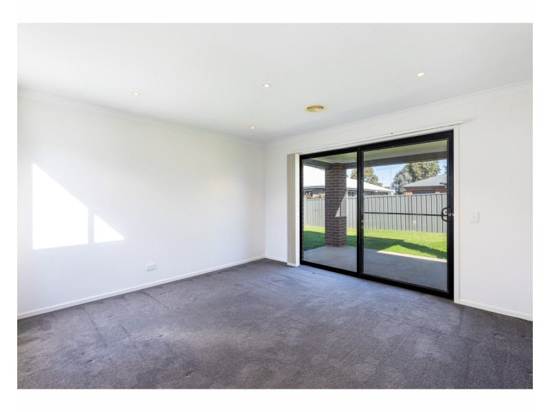 7 Barnett Avenue, Thurgoona NSW 2640