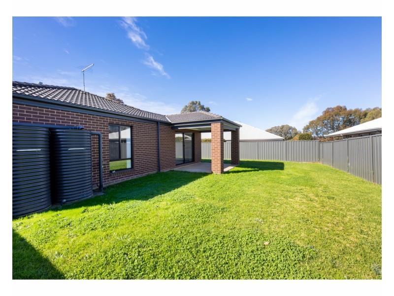 7 Barnett Avenue, Thurgoona NSW 2640