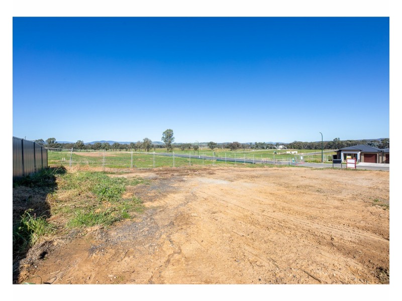 159 Riverboat Drive, Thurgoona NSW 2640