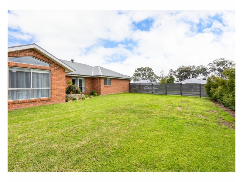 30 Litchfield Drive, Thurgoona NSW 2640