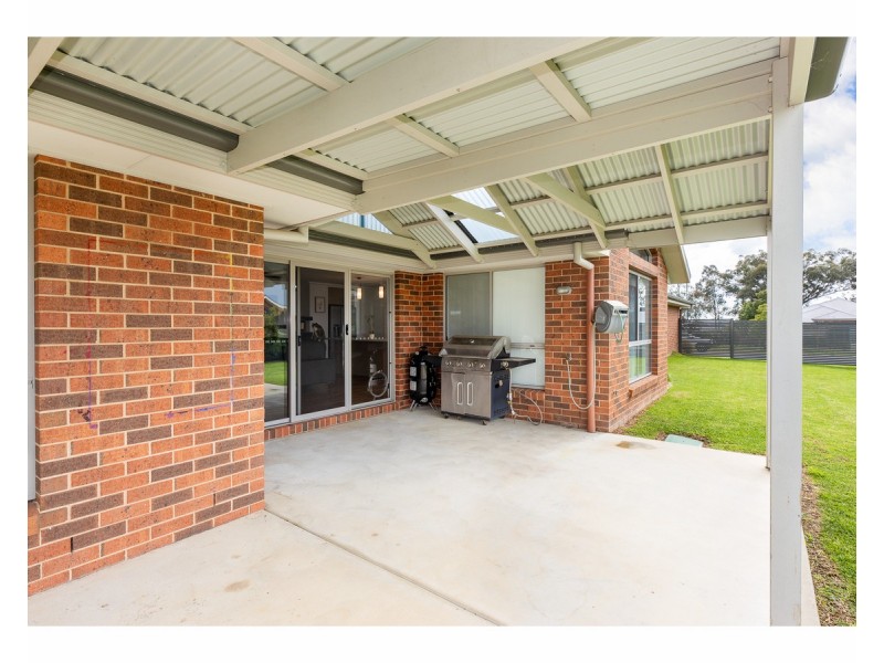 30 Litchfield Drive, Thurgoona NSW 2640
