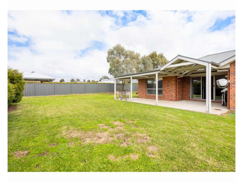 30 Litchfield Drive, Thurgoona NSW 2640