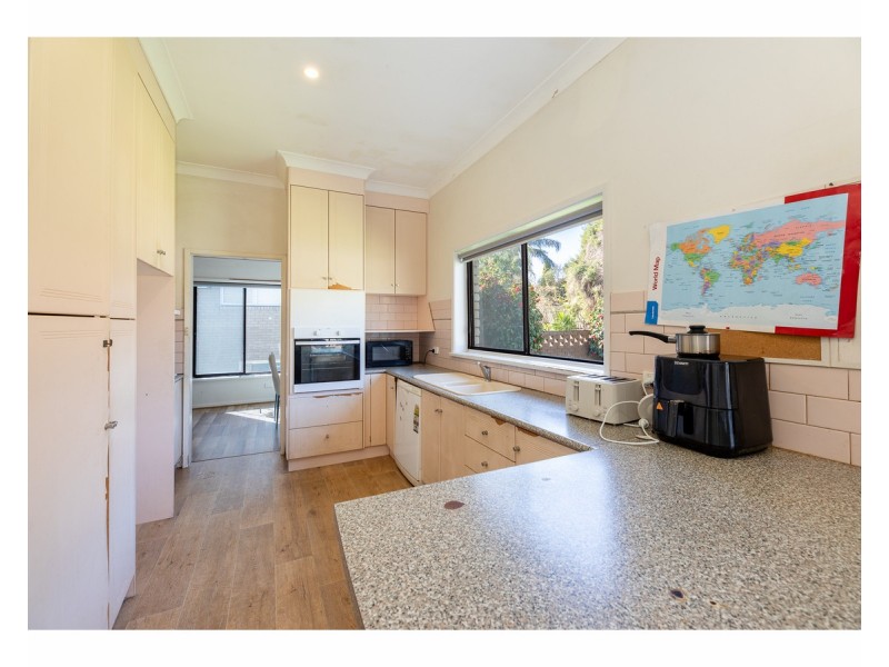428 Parkview Crescent, Lavington NSW 2641