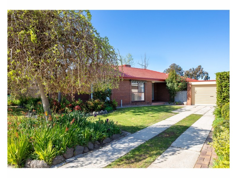 6 Campbell Avenue, West Wodonga VIC 3690