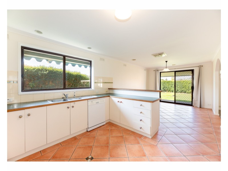 6 Campbell Avenue, West Wodonga VIC 3690