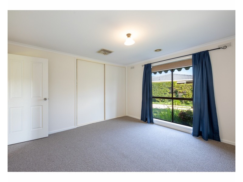 6 Campbell Avenue, West Wodonga VIC 3690