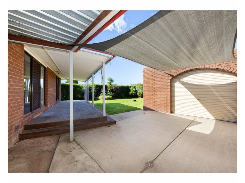 6 Campbell Avenue, West Wodonga VIC 3690