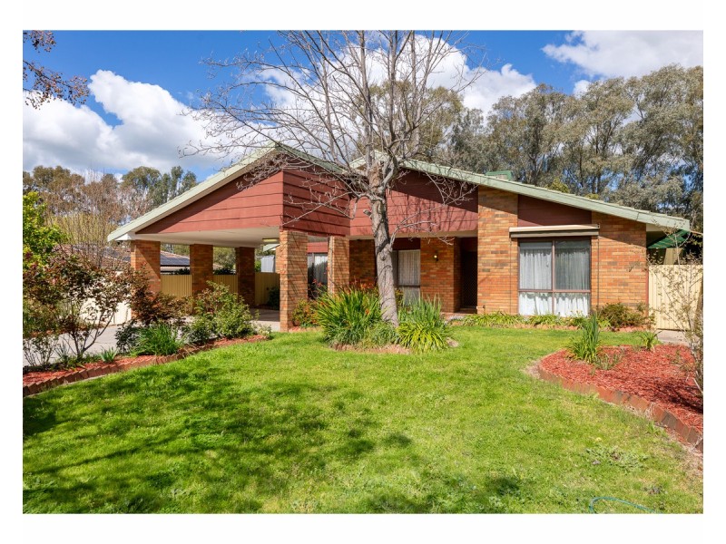 24 Sunwood Drive, Lavington NSW 2641