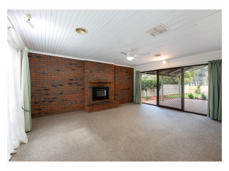 24 Sunwood Drive, Lavington NSW 2641