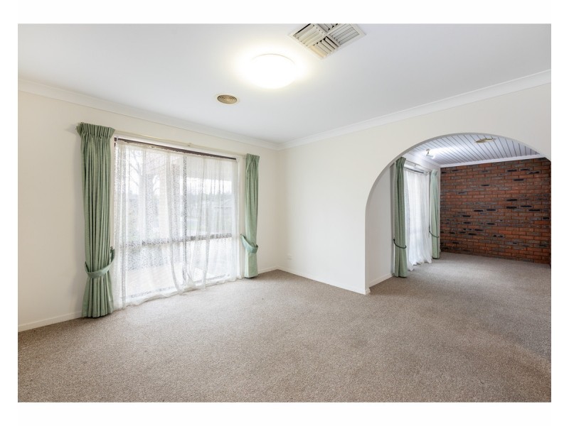 24 Sunwood Drive, Lavington NSW 2641