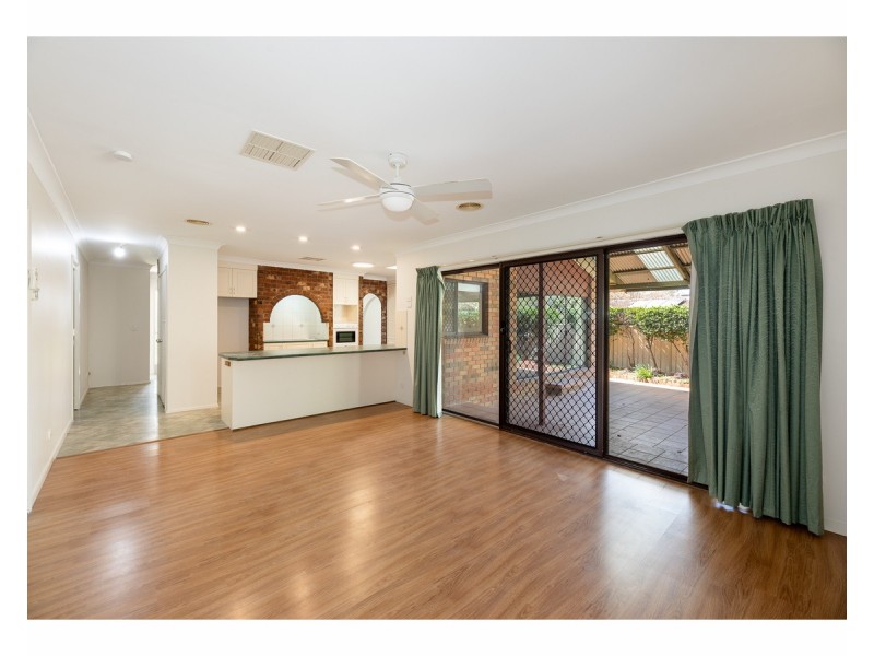24 Sunwood Drive, Lavington NSW 2641