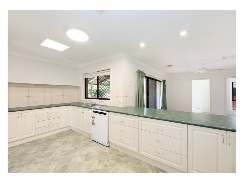 24 Sunwood Drive, Lavington NSW 2641