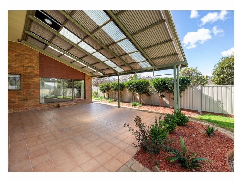 24 Sunwood Drive, Lavington NSW 2641