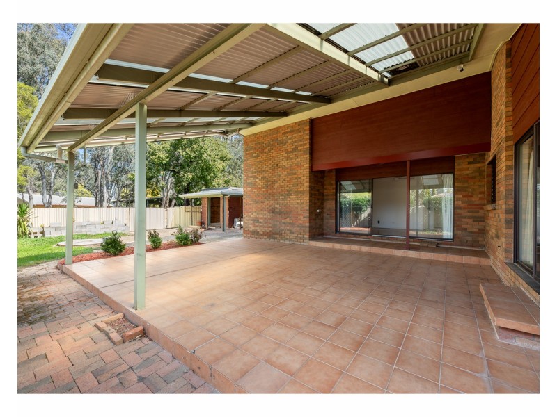 24 Sunwood Drive, Lavington NSW 2641