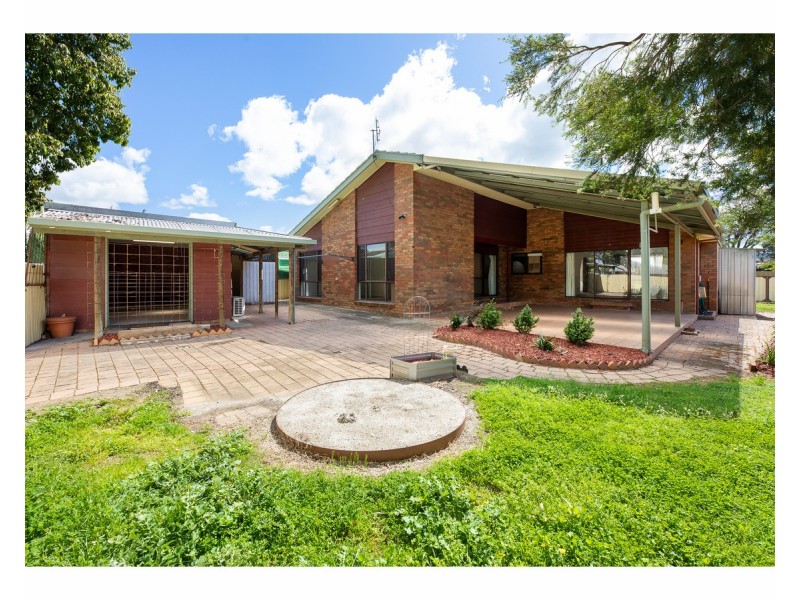 24 Sunwood Drive, Lavington NSW 2641