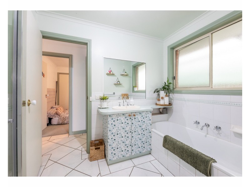 10 Ovens Court, West Wodonga VIC 3690
