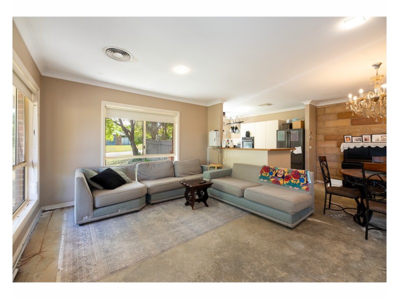 89 Crawshaw Crescent, Glenroy NSW 2640